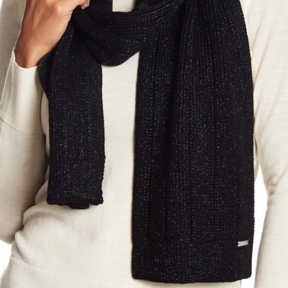 Michael Kors Metallic Muffler